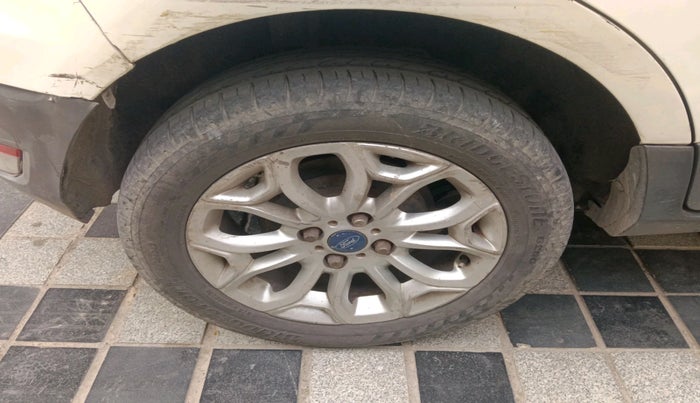 2013 Ford Ecosport TITANIUM 1.5L DIESEL, Diesel, Manual, 1,30,648 km, tyre