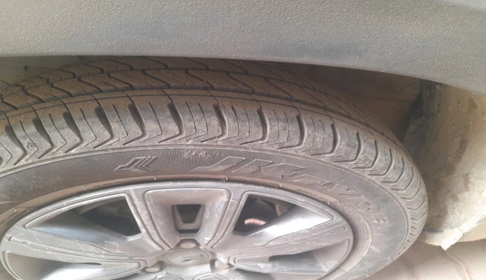 2020 Renault Kwid CLIMBER 1.0 AMT (O), Petrol, Automatic, 54,950 km, tyre