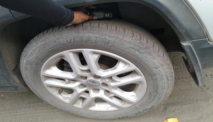 2017 Jeep Compass LIMITED 2.0 DIESEL, Diesel, Manual, 1,27,222 km, tyre