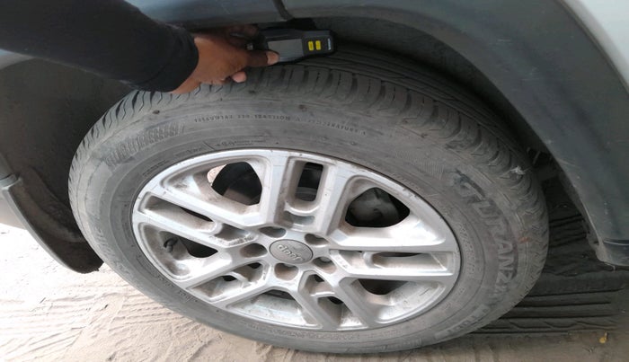 2017 Jeep Compass LIMITED 2.0 DIESEL, Diesel, Manual, 1,27,222 km, tyre