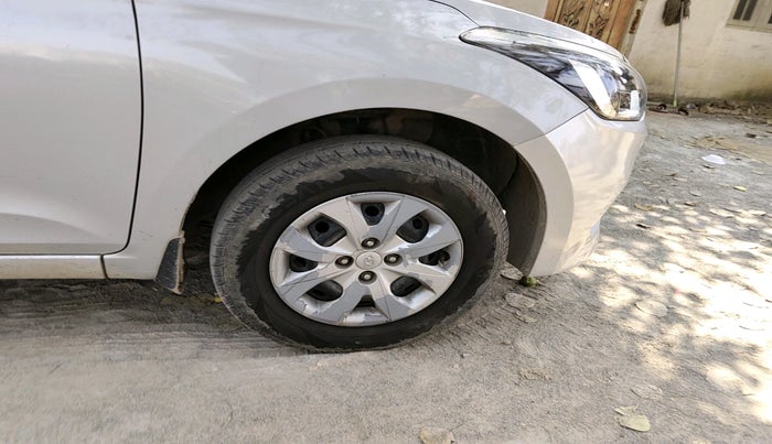 2017 Hyundai Elite i20 SPORTZ 1.2, Petrol, Manual, 1,03,535 km, tyre