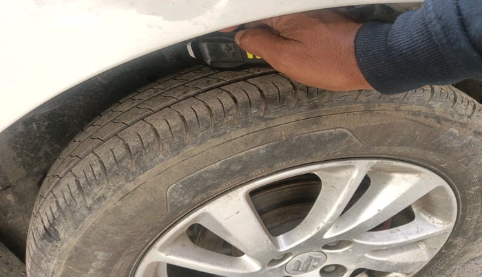 2013 Maruti Swift ZXI, Petrol, Manual, 64,368 km, tyre