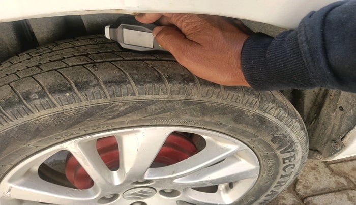 2013 Maruti Swift ZXI, Petrol, Manual, 64,368 km, tyre