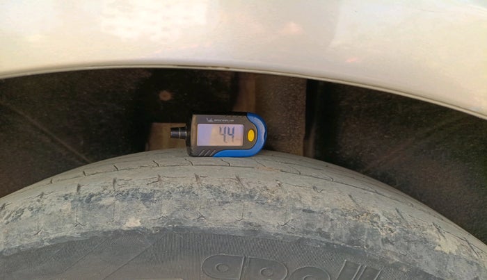 2013 Skoda Octavia AMBITION 2.0 TDI AT, Diesel, Automatic, 1,88,156 km, tyre