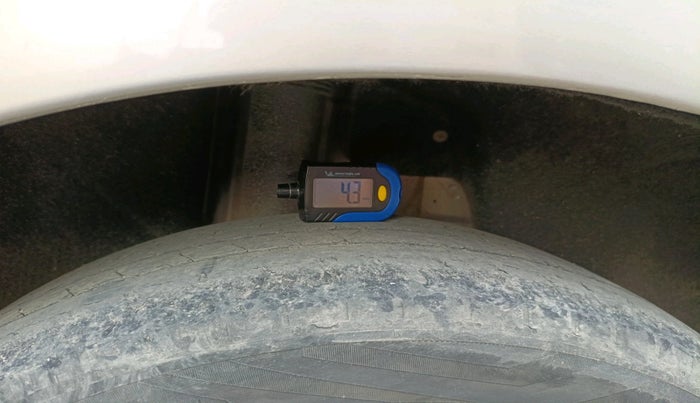 2013 Skoda Octavia AMBITION 2.0 TDI AT, Diesel, Automatic, 1,88,156 km, tyre