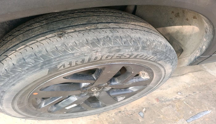 2022 Tata Harrier XZA PLUS 2.0L DARK EDITION, Diesel, Automatic, 74,338 km, tyre