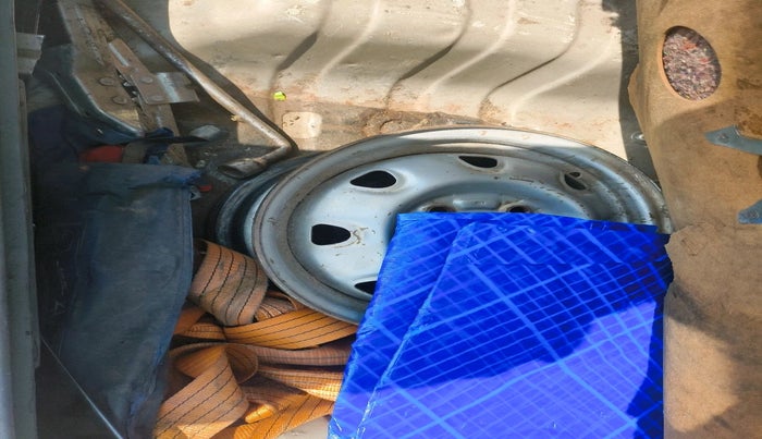 2010 Maruti Alto K10 LXI, Petrol, Manual, 1,37,360 km, tyre