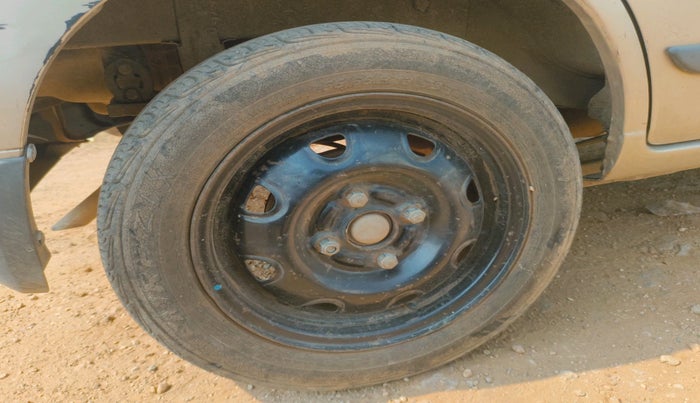 2010 Maruti Alto K10 LXI, Petrol, Manual, 1,37,360 km, tyre