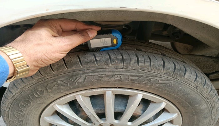 2013 Maruti Alto 800 LXI, Petrol, Manual, 1,23,066 km, tyre