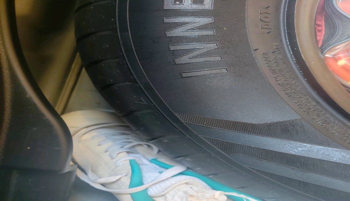 2019 Hyundai VENUE SX PLUS 1.0 TURBO DCT, Petrol, Automatic, 25,549 km, tyre