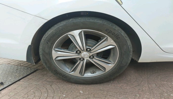 2019 Hyundai Verna 1.6 SX (O) CRDI MT, Diesel, Manual, 1,10,200 km, tyre