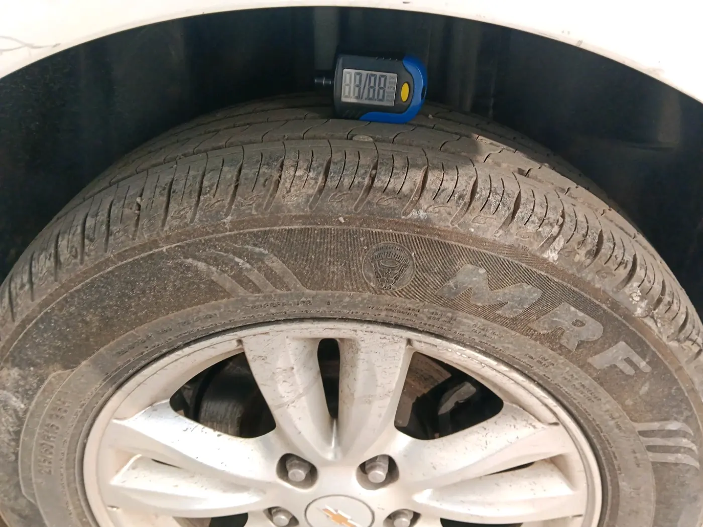 2015 Chevrolet Cruze LTZ, Diesel, Manual, 1,25,001 km, tyre