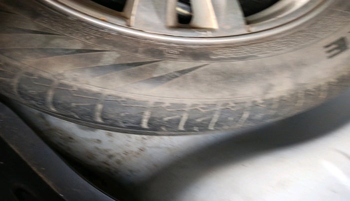 2015 Chevrolet Cruze LTZ, Diesel, Manual, 1,21,032 km, tyre