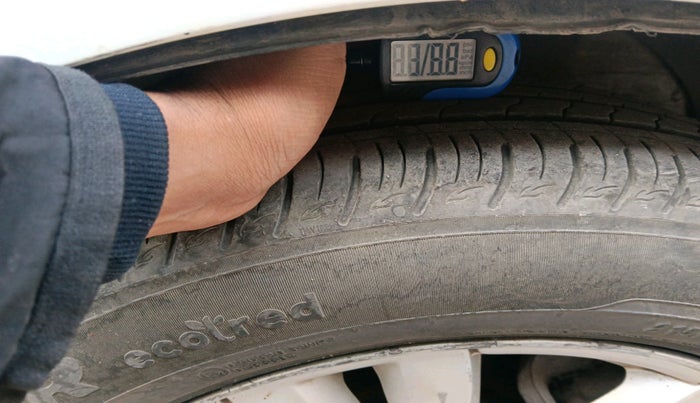 2015 Chevrolet Cruze LTZ, Diesel, Manual, 1,21,032 km, tyre