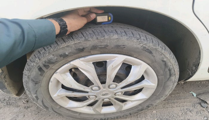 2021 Maruti Ertiga VXI SHVS, Petrol, Manual, 1,11,924 km, tyre