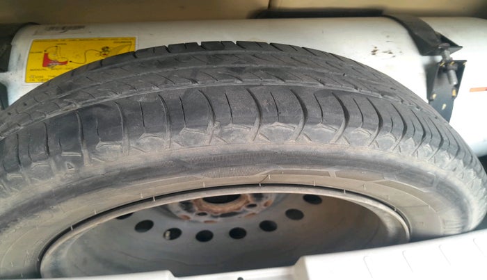 2018 Maruti Celerio VXI CNG, Petrol, Manual, 1,04,000 km, tyre