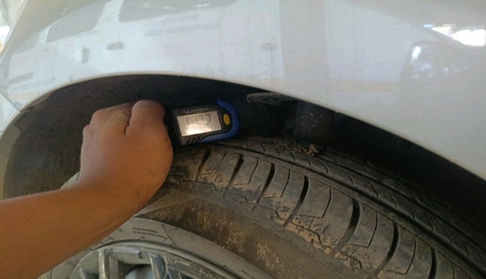 2023 Maruti Swift LXI, Petrol, Manual, 5,744 km, tyre