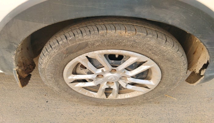 2021 Renault TRIBER RXT, Petrol, Manual, 46,800 km, tyre