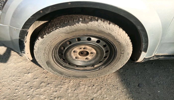 2011 Mahindra XUV500 W6, Diesel, Manual, 1,04,510 km, tyre