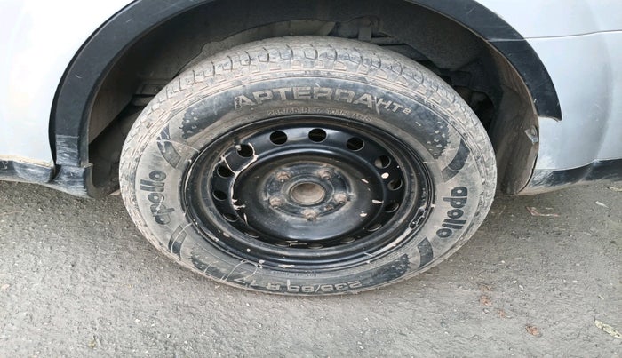 2011 Mahindra XUV500 W6, Diesel, Manual, 1,04,510 km, tyre