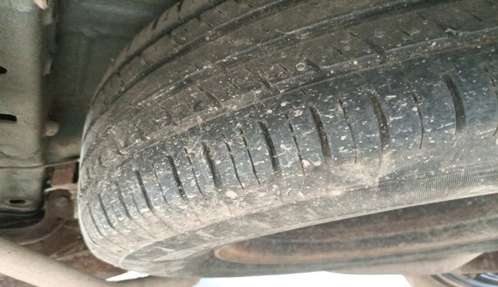 2011 Mahindra XUV500 W6, Diesel, Manual, 1,04,510 km, tyre