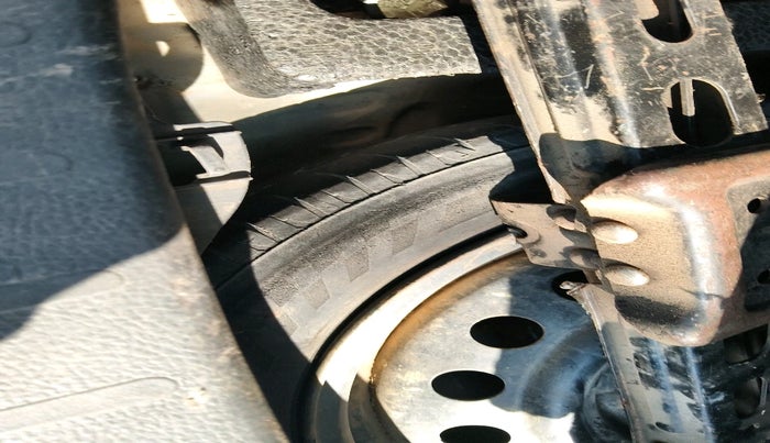 2010 Maruti Wagon R 1.0 VXI, Petrol, Manual, 1,27,422 km, tyre