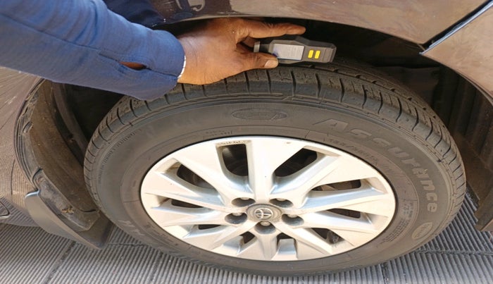 2017 Toyota Corolla Altis G PETROL, Petrol, Manual, 81,457 km, tyre