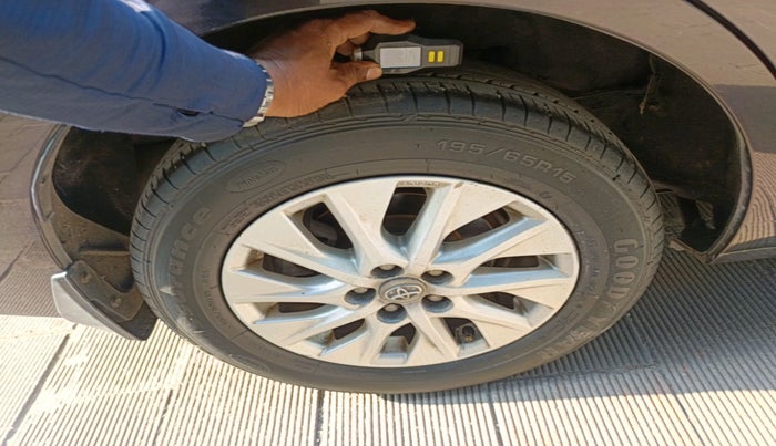 2017 Toyota Corolla Altis G PETROL, Petrol, Manual, 81,457 km, tyre