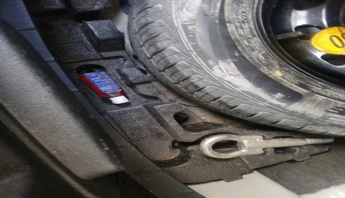 2022 Tata TIGOR XZ PLUS CNG, Petrol, Manual, 1,21,490 km, tyre