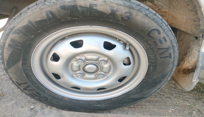 2017 Maruti Eeco 5 STR WITH A/C+HTR, Petrol, Manual, 2,20,122 km, tyre