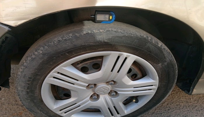 2010 Honda City 1.5L I-VTEC S MT, Petrol, Manual, 1,46,069 km, tyre