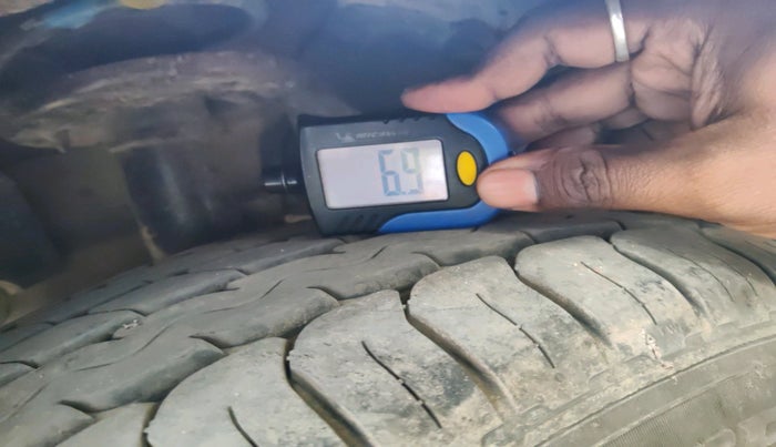 2014 Ford Ecosport TREND 1.5L DIESEL, Diesel, Manual, 1,07,858 km, tyre