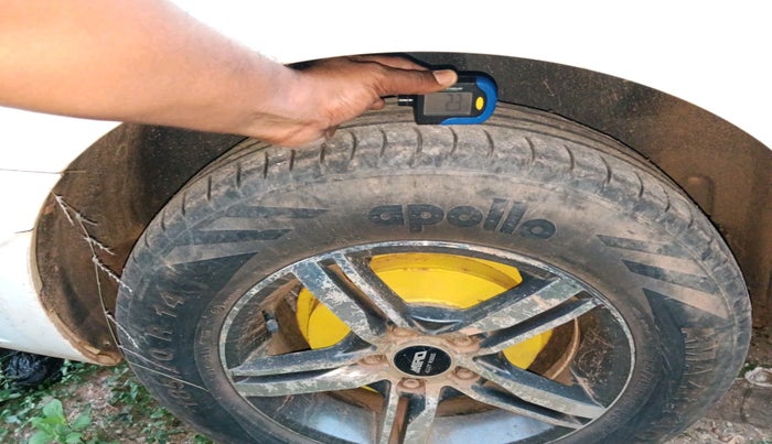 2012 Skoda Rapid ACTIVE 1.6 TDI CR MT, Diesel, Manual, 1,68,757 km, tyre