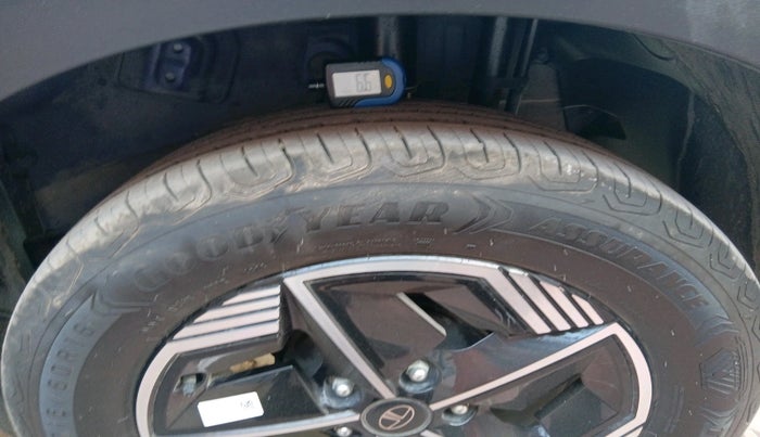 2023 Tata NEXON FEARLESS PURPLE SUNROOF DUAL TONE 1.2 PETROL, Petrol, Manual, 9,360 km, tyre