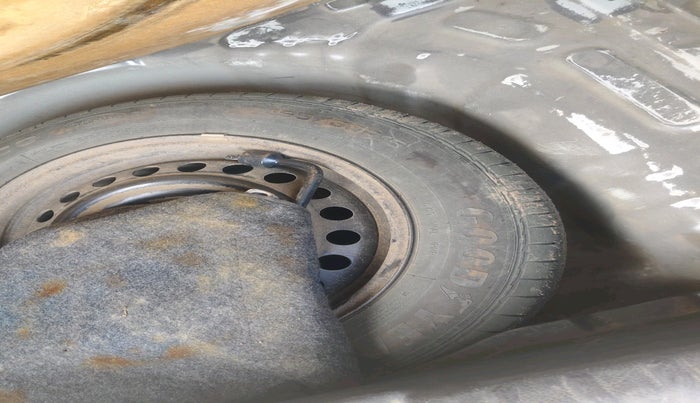 2020 KIA SONET HTK PLUS 1.2, Petrol, Manual, 1,41,808 km, tyre