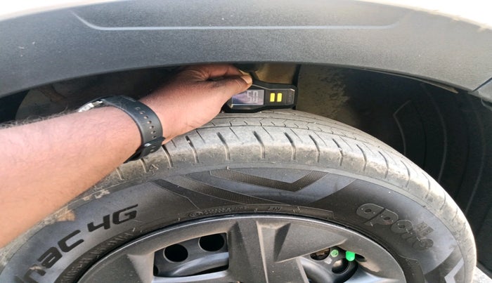 2023 Hyundai VENUE S 1.2, Petrol, Manual, 20,561 km, tyre