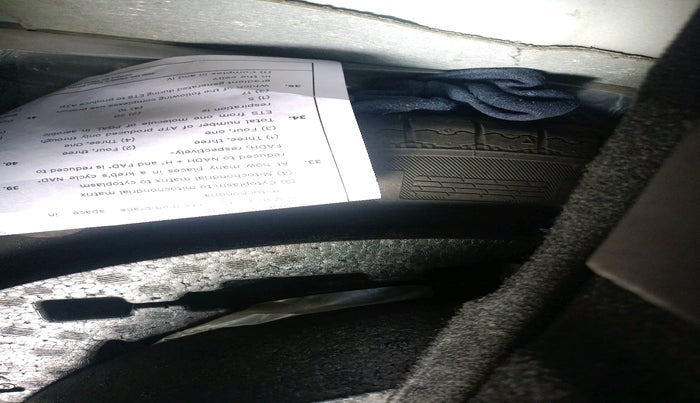 2023 Mahindra XUV300 W8 (O) 1.2 PETROL, Petrol, Manual, 26,311 km, tyre