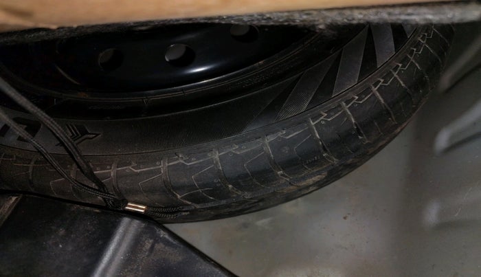 2022 Maruti Dzire VXI CNG, Petrol, Manual, 72,562 km, tyre