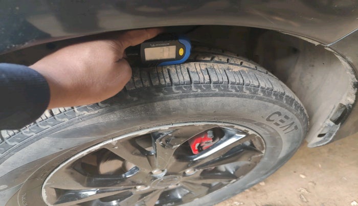 2018 Honda Amaze 1.2L I-VTEC V CVT, Petrol, Automatic, 1,04,801 km, tyre