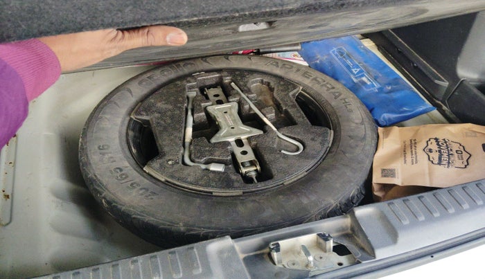 2017 Maruti Vitara Brezza VDI, Diesel, Manual, 77,765 km, tyre