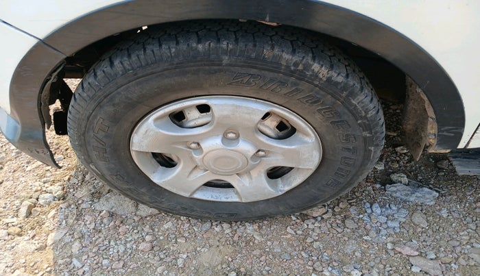 2015 Mahindra Xylo H4 BS IV, Diesel, Manual, 2,12,102 km, tyre