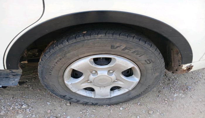 2015 Mahindra Xylo H4 BS IV, Diesel, Manual, 2,12,102 km, tyre