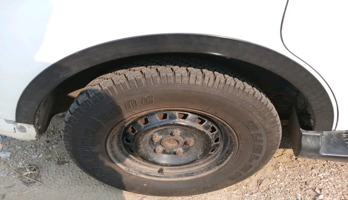 2015 Mahindra Xylo H4 BS IV, Diesel, Manual, 2,12,102 km, tyre