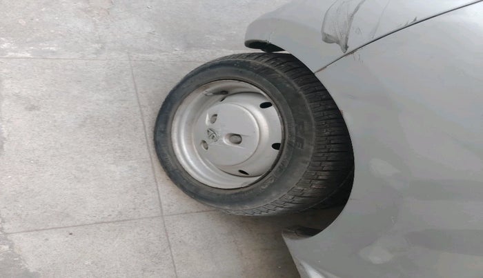 2010 Tata Nano CX, Petrol, Manual, 22,642 km, tyre