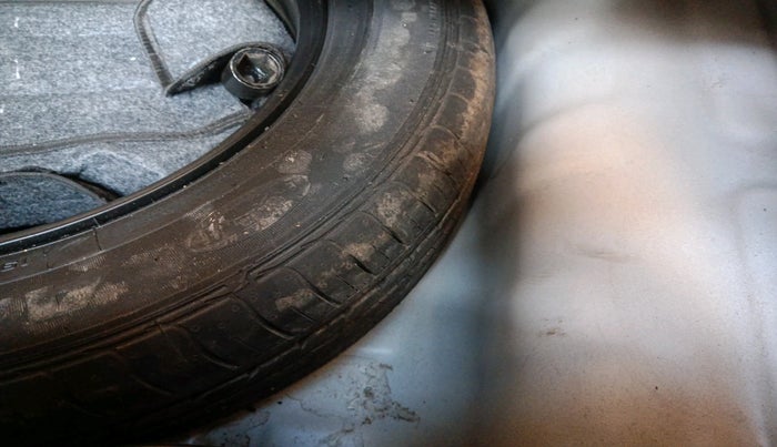 2021 Hyundai VENUE SX 1.0 TURBO, Petrol, Manual, 37,378 km, tyre