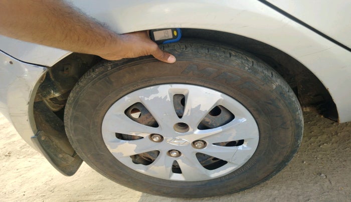 2012 Hyundai i10 ASTA 1.2, Petrol, Manual, 1,01,584 km, tyre