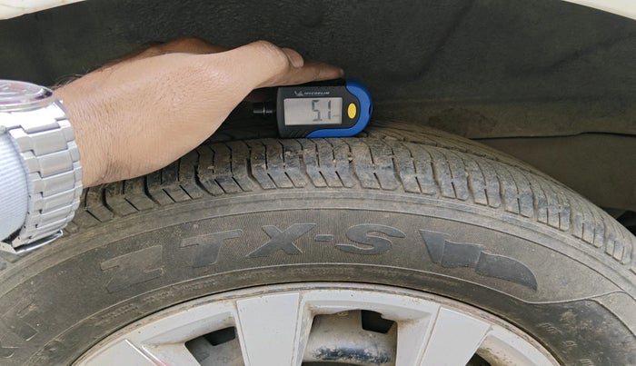 2013 Mahindra Quanto C4, Diesel, Manual, 1,00,000 km, tyre