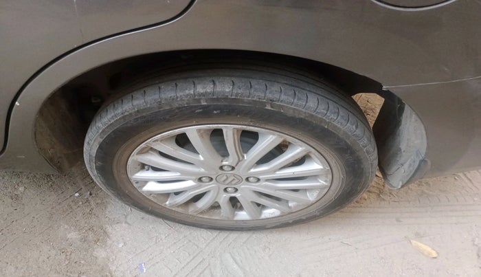 2022 Maruti Dzire ZXI CNG, Petrol, Manual, 54,291 km, tyre