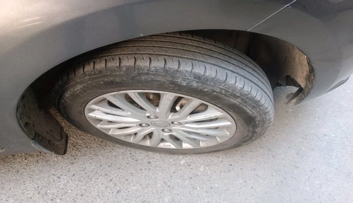 2022 Maruti Dzire ZXI CNG, Petrol, Manual, 54,291 km, tyre