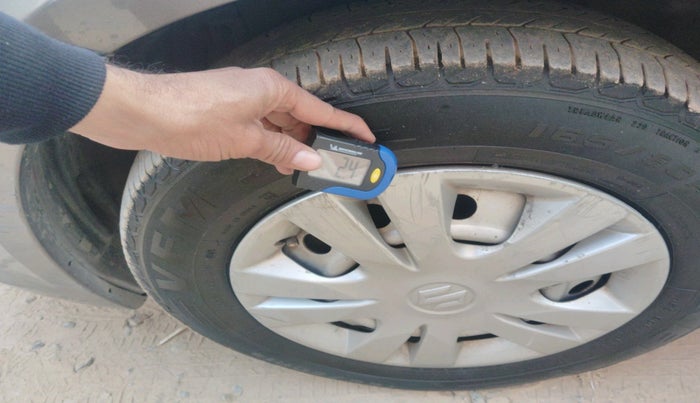 2017 Maruti Swift Dzire LXI (O), Petrol, Manual, 95,137 km, tyre